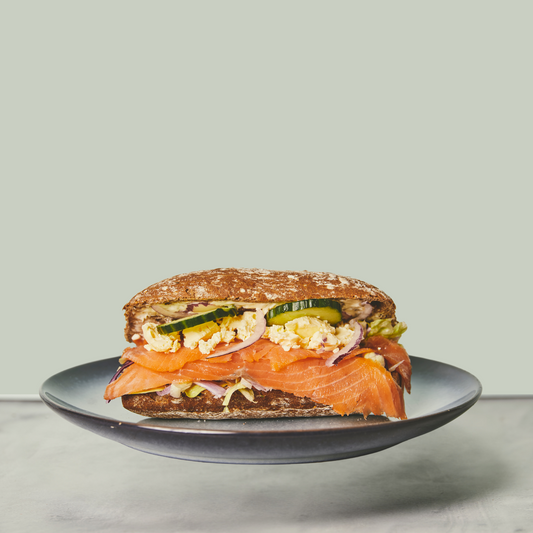 Sandwich med laks & røræg